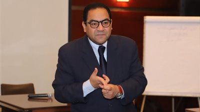 رئيس التنظيم والإدارة يكشف تفاصيل مباحثاته مع رئيس الوزراء بشأن مسابقة الـ30 ألف معلم