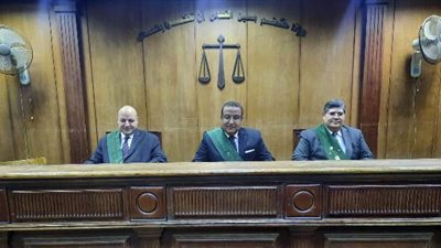 5 سنوات لسائق وصديقه .. أكرها الزوجة على توقيع ايصالات أمانة بهدف تطبيقها ومنعها من المطالبة بمستحقاتها