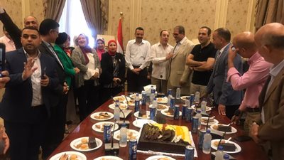 رياضة النواب تكرم أمين اللجنة لبلوغه سن المعاش