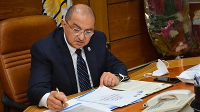 رئيس جامعة أسيوط يصدر قرارات بتجديد تعيين وكيل كلية الحاسبات والمعلومات