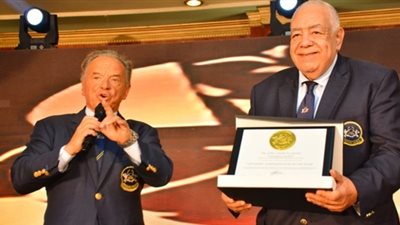 فهيم: سعادتي لاتوصف بحصولي على أفضل إداري من رئيس الاتحاد الدولي لكمال الأجسام