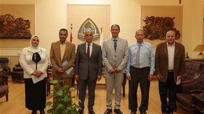 رئيس جامعة الزقازيق يصدر عدداً من القرارات بتعيين وكلاء كلية التكنولوجيا والتنمية