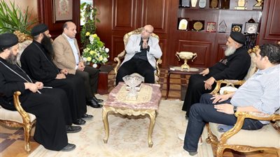 وفد من بيت العائلة المصرية يُهنئ محافظ بني سويف بالعام الهجري الجديد