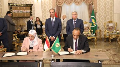 بروتوكول تعاون بين وزارة الاتصالات ومحافظة المنيا لتدريب العاملين بالمحليات وشباب الخريجين..صور