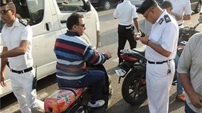 بسبب الخوذة.. ضبط 1552 مخالفة لقائدي الدراجات النارية
