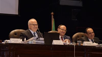 تعليق من الخشت بشأن أول نموذج مصري ودولي لمحاكاة المنظمة الدولية للهجرة