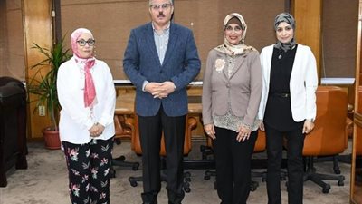 رئيس جامعة القناة يُعين وكلاء جدد لكلية السياحة والفنادق