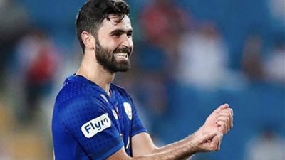شباب الأهلي الإماراتي يعلن التعاقد مع عمر خربين