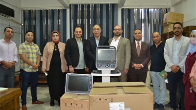 جامعة أسيوط تتسلم عدداَ من أجهزة التنفس الصناعى و الصدمات الكهربائية تبرعاَ لمعهد جنوب مصر للاورام