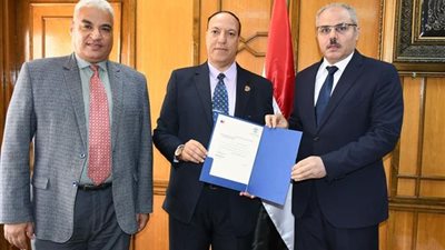 تعيين وكلاء جدد لكلية الآداب بجامعة القناة
