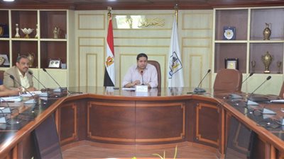 بحث الدفع بالمشروعات الصغيرة ودمجها في الاقتصاد الرسمي ببنى سويف