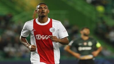 بوروسيا دورتموند يتعاقد مع بديل سيباستيان هالر