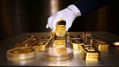 الذهب يسجل انخفاضا طفيفا مع تركيز المستثمرين على بيانات تضخم أمريكية