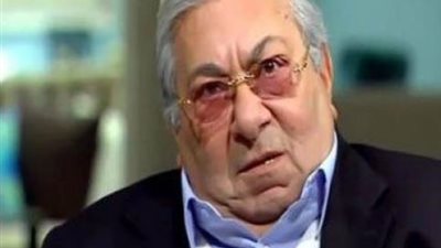 فاروق فلوكس يجرى عملية جراحية دقيقة - تفاصيل
