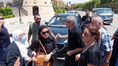 بالصور.. تشييع جثمان الفنانة القديرة رجاء حسين