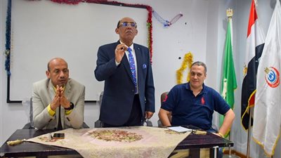 وكيل وزارة صحة الشرقية يجتمع مع مديري الإدارات الفنية بالمديرية