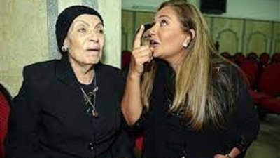 ليلى علوى تنعى رحيل رجاء حسين 