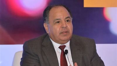 المالية: ٢,٤ مليار جنيه ضرائب ورسوم بجمارك 