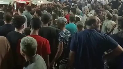 الاف الشراقوة يودعون ابنتهم ضحية غدر طالب الاعلام بمسقط رأسها بابوحماد