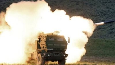 بريطانيا ستزود أوكرانيا براجمات صواريخ يصل مداها إلى 80 كيلومترا