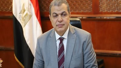 ١٢ شرط لممارسة نشاط التوظيف المؤقت والتعهيد في الإمارات
