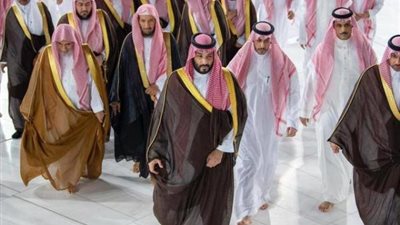 ولي العهد السعودي يشارك بغسل الكعبة المشرفة نيابة عن خادم الحرمين