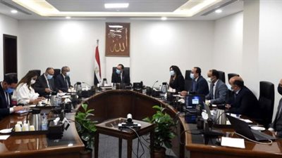 رئيس الوزراء يتابع موقف احتياطي السلع الرئيسية وزراعة المحاصيل لتحقيق الأمن الغذائي