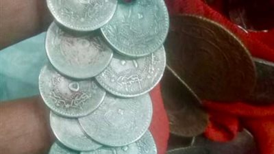 ضبط 97 عملة معدنية بمطار الأقصر الدولى