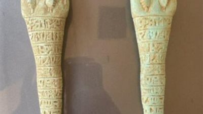 ضبط شخصین بحوزتھما قطع یشتبھ فى أثریتھا للنصب على ضحاياهما
