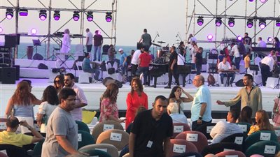 بالصور.. العلمين الجديدة تستعد لانطلاق حفل عمر خيرت