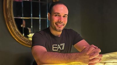 بإطلالة مميزة.. عزوز عادل يشارك متابعيه أحدث ظهور
