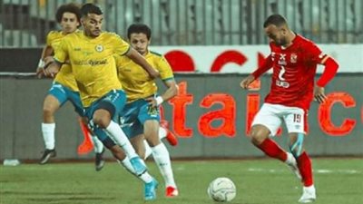 تعرف على طاقم حكام مباراة الأهلي والإسماعيلي اليوم