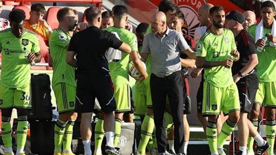 تين هاج للاعبي مانشستر يونايتد: ضعوا غضبكم جانبا
