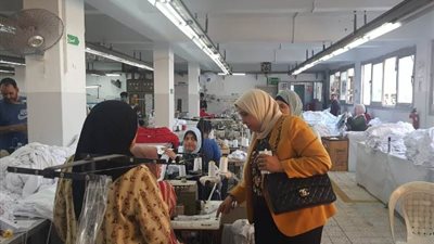 جولات ميدانية لقطاع السكان وتنظيم الاسرة داخل مصانع الملابس بالإسكندرية