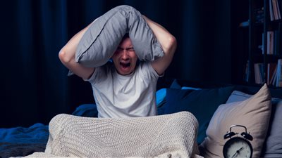3 نصائح للتخلص من الأفكار المزعجة قبل النوم