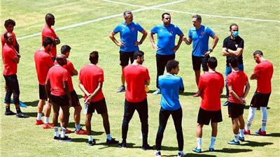 الاهلى يلتقى طلائع الجيش للمنافسة على المركز الثانى