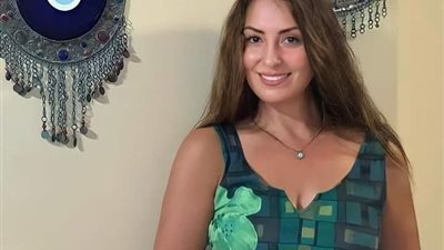 بفستان مبهج.. نرمين الفقى تشعل السوشيال ميديا بإطلالة ساحرة (صور)
