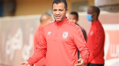 هل يقود سامى قمصان الاهلى امام سيراميكا ..غدا