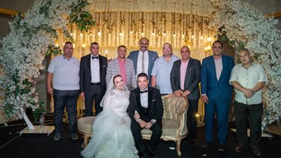 تهنئة زفاف عمر حسين