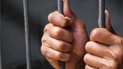 عاطل يفقأ عين مواطن فى مشاجرة بالإسكندرية