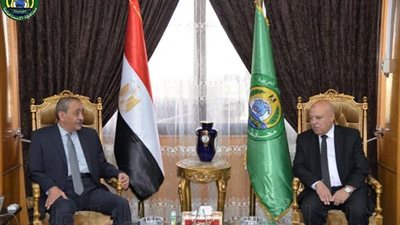 محافظ الإسماعيلية يستقبل مدير الأكاديمية العربية ببورسعيد..صور
