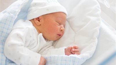 الصحة تكشف عن خدمات المعامل المركزية للأطفال حديثي الولادة