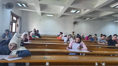 انطلاق امتحانات الفصل الدراسي الصيفي باَداب عين شمس