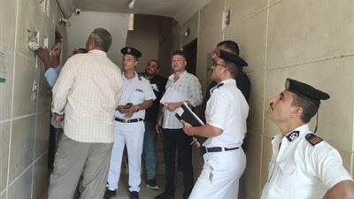 الغيطى: 22 قرار غلق وتشميع فى حملة بمدينة العبور بمعاونة الشرطة