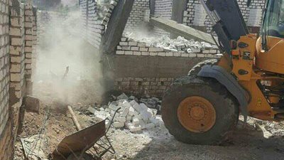 محافظ أسيوط يتابع جهود الوحدات المحلية فى إزالة التعديات على الأراضي