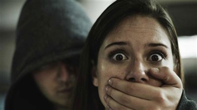 سرقت أمها عن طريق تدبير عملية اختطاف مزيفة