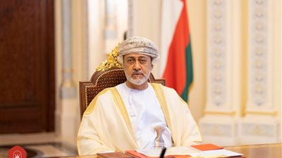 سلطنة عمان تعلن تنكيس الاعلام حدادا علي الملكة اليزلبيث الثانية