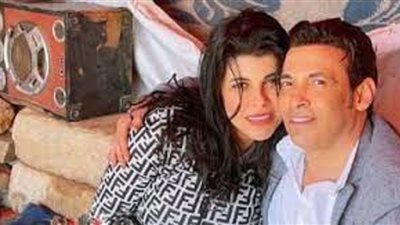 زوجة سعد الصغير تثير الجدل بصورة مثيرة برفقته