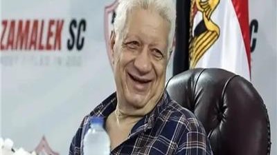 مرتضى منصور يهنىء فريق اليد بعد التتويج بكأس السوبر