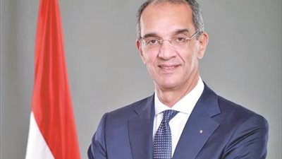 طلعت : الوزارة ستبذل قصارى جهدها لإنشاء مصنع الهواتف الجديد